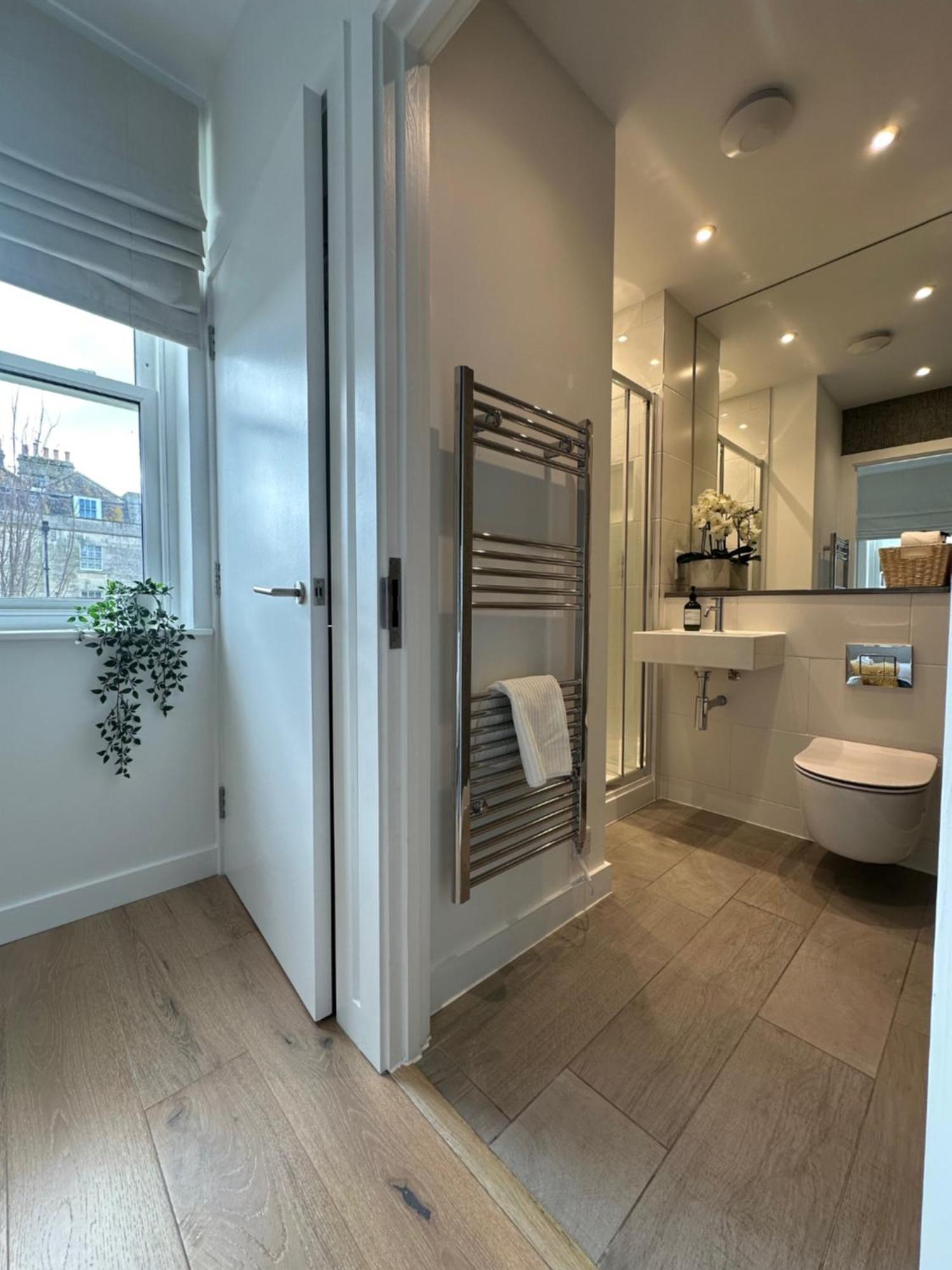 דירות Contemporary Pied A Terre In The Heart Of באת' מראה חיצוני תמונה
