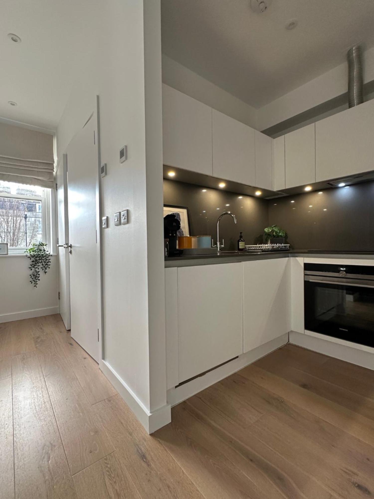 דירות Contemporary Pied A Terre In The Heart Of באת' מראה חיצוני תמונה