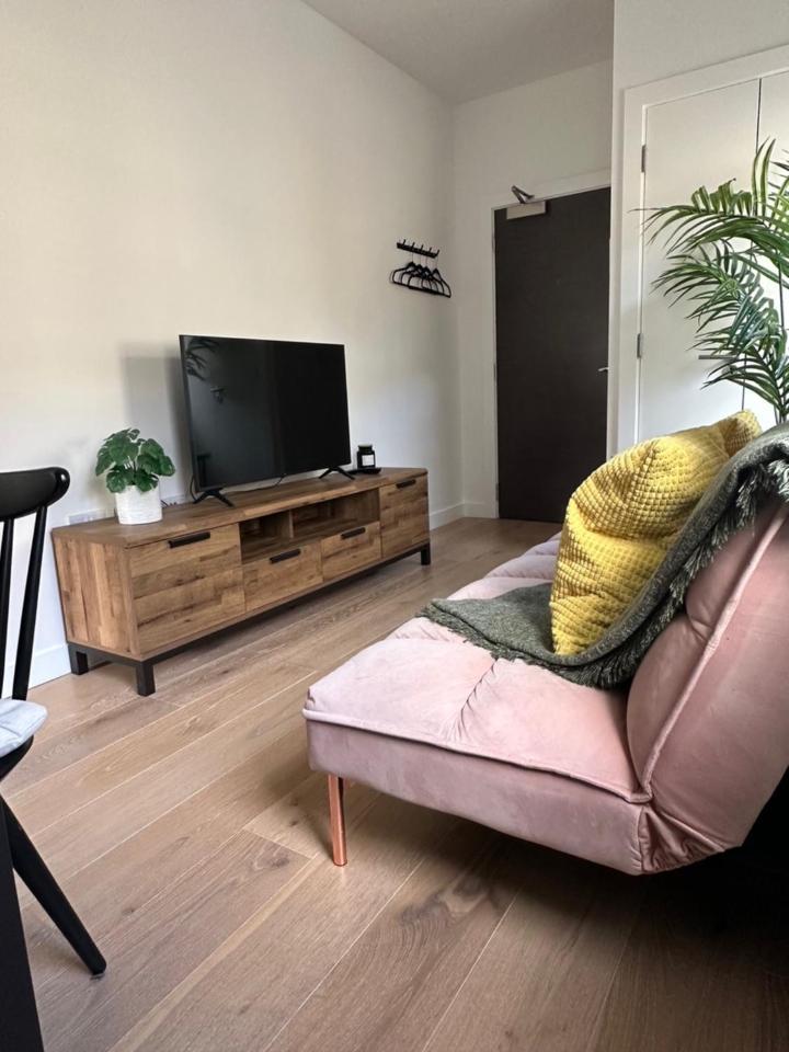 דירות Contemporary Pied A Terre In The Heart Of באת' מראה חיצוני תמונה
