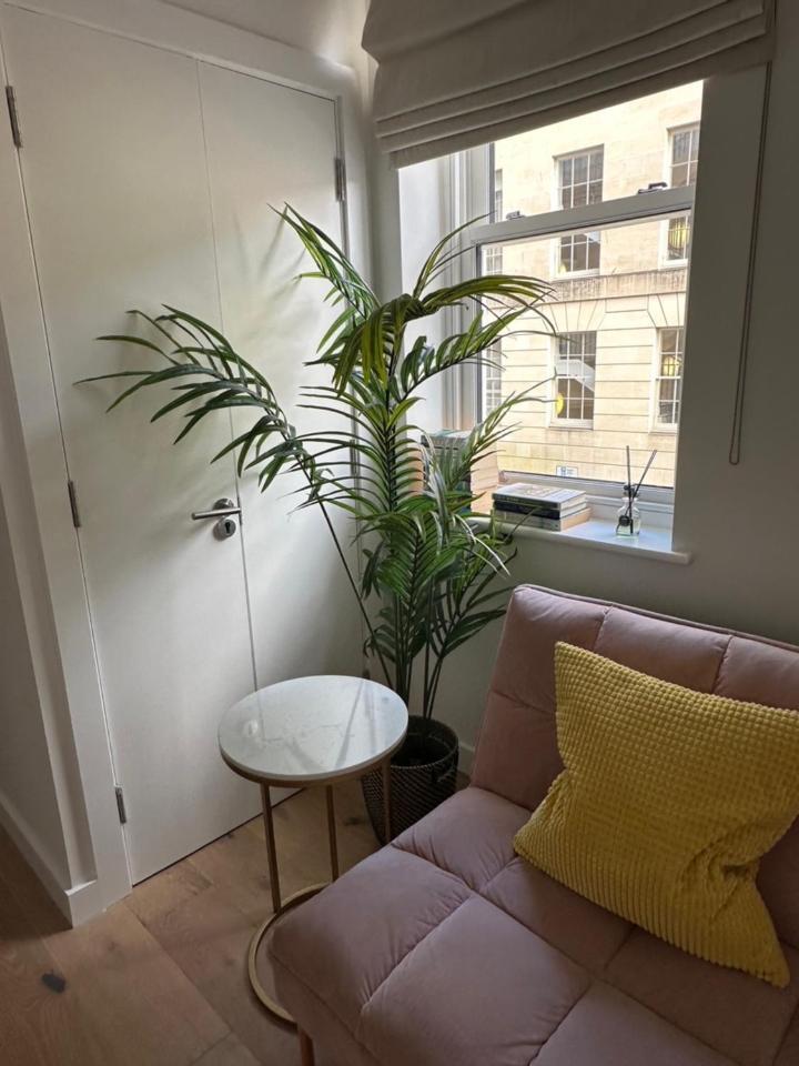 דירות Contemporary Pied A Terre In The Heart Of באת' מראה חיצוני תמונה